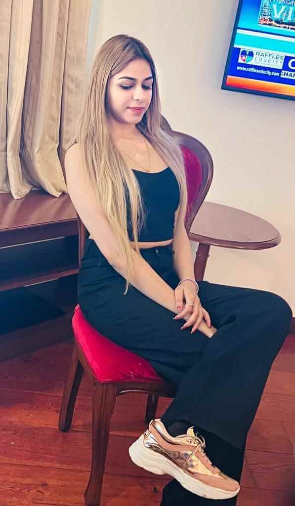 Aaisa Khan, Bangladesh beauty, South Asian model, trending Bangladeshi escort profile