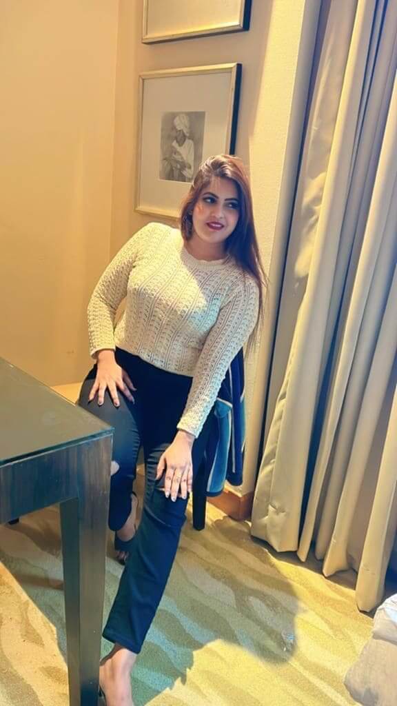 Fatima Khan, Lucknow escort, Indian Muslim model, elegant beauty profile