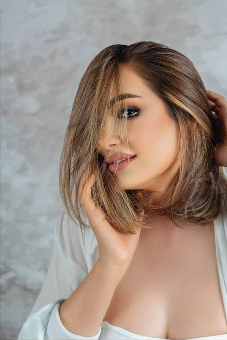 Mini Ukraine female model for photoshoots, fashion and event modeling